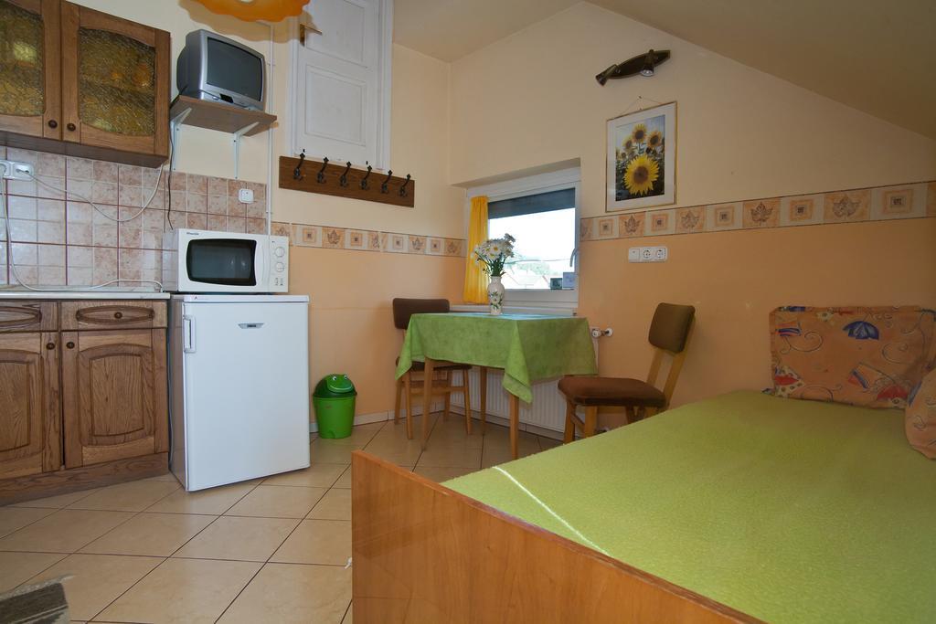 Margaret Apartman Egerszalók Habitación foto